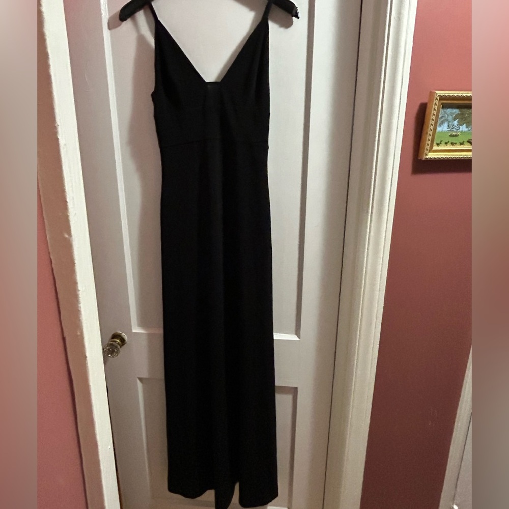 Alice + Olivia Black Sleeveless V-Neck Gown